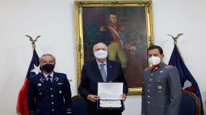 Jefe del Estado Mayor Conjunto realiza saludo protocolar por aniversario 207 del Ministerio de Defensa.