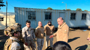 Jefe del Estado Mayor Conjunto y Ministra de Defensa Nacional realizan visita inspectiva a personal desplegado en la macrozona centro y sur