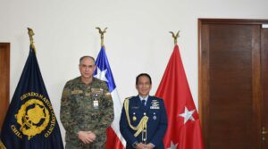 Saludo protocolar del Agregado de Defensa de Indonesia en Chile al Jefe del Estado Mayor Conjunto