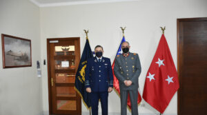 Jefe del Estado Mayor Conjunto recibe saludo protocolar del Comandante en Jefe de la Fuerza Aérea de Chile por Aniversario del Estado Mayor Conjunto