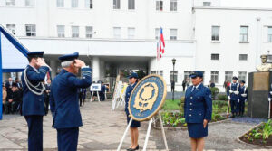 Conmemoración del 135 aniversario del natalicio del Comodoro Arturo Merino Benítez