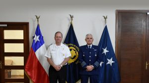 Agregado de Defensa de Chile destinado a Israel se presenta con el Jefe del Estado Mayor Conjunto