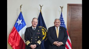 Jefe del EMCO recibe saludo protocolar de Secretario de la Armada de Estados Unidos