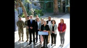 Jefe del EMCO junto a Ministra de Defensa realiza recorrido en sede de votación en la Región Metropolitana