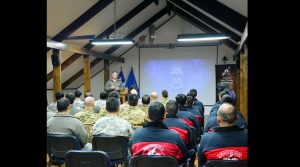 Dotación de la Estación Polar Científica Conjunta Glaciar Unión inicia capacitaciones en Punta Arenas