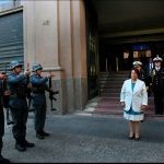VICEALMIRANTE PABLO NIEMANN RECIBE A NUEVA TITULAR DE DEFENSA ADRIANA DELPIANO