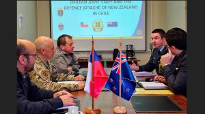 DEPARTAMENTO DE ASUNTOS INTERNACIONALES DEL EMCO SE REÚNE CON AGREGADO DE DEFENSA DE NUEVA ZELANDA EN CHILE