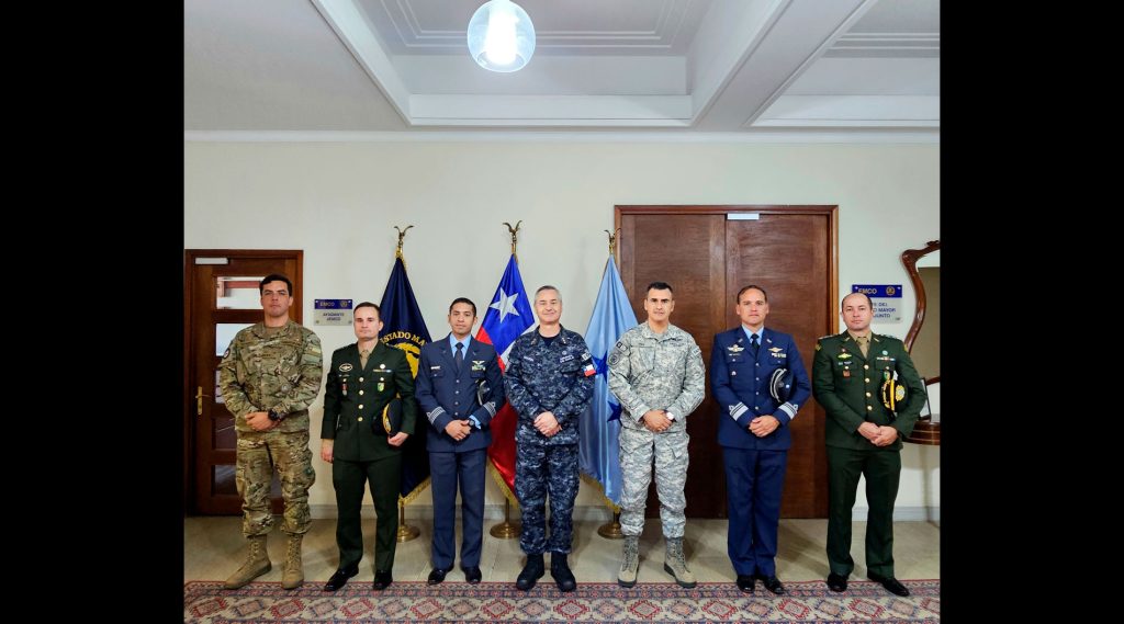 SALUDO PROTOCOLAR DE OFICIALES INSTRUCTORES EXTRANJEROS DE CECOPAC