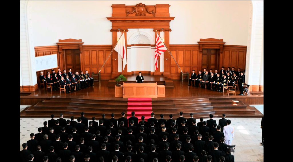 AGREGADO DE DEFENSA EN JAPÓN PARTICIPA DE CEREMONIA DE GRADUACIÓN DE ESCUELA NAVAL EN HIROSHIMA