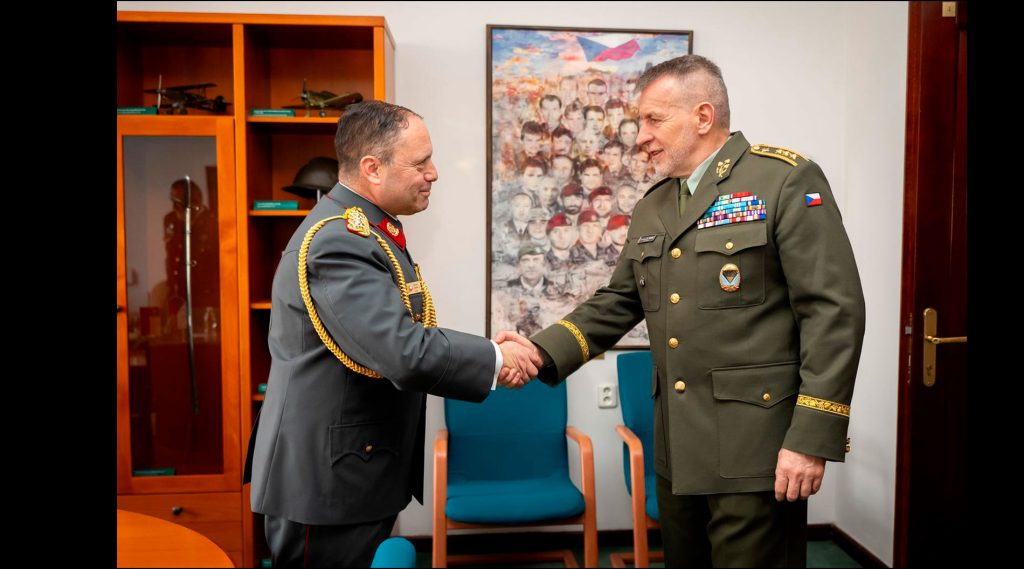 AGREGADO DE DEFENSA DE CHILE EN ALEMANIA SE REÚNE CON AUTORIDADES DE DEFENSA EN LA REPÚBLICA CHECA