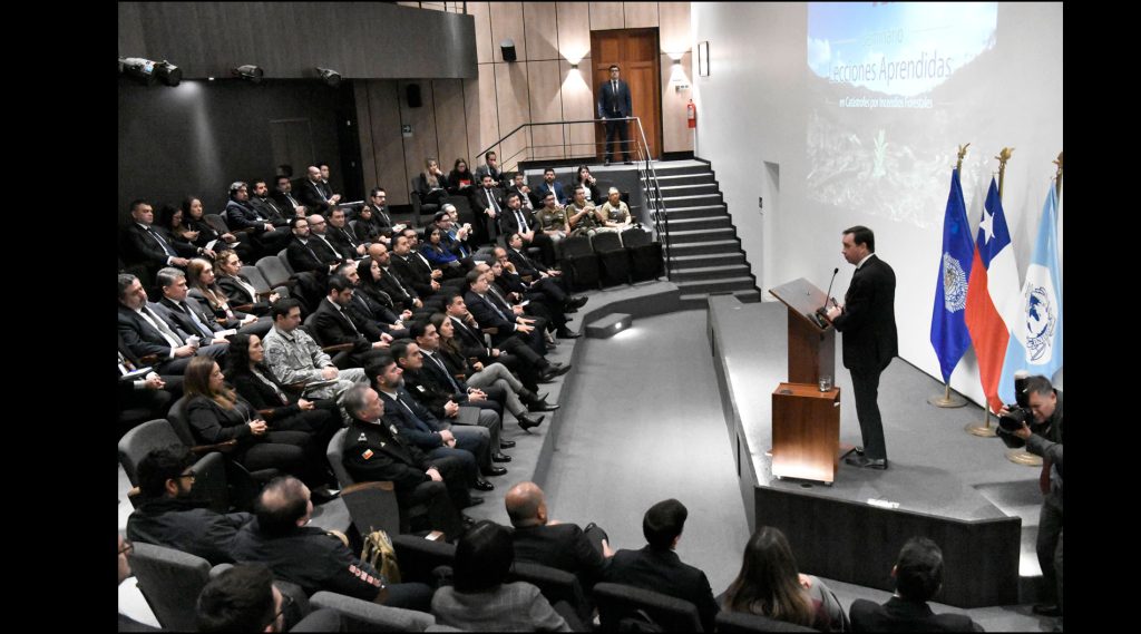 EMCO ASISTE A SEMINARIO DE LA PDI “LECCIONES APRENDIDAS EN CATÁSTROFES POR INCENDIOS FORESTALES”.
