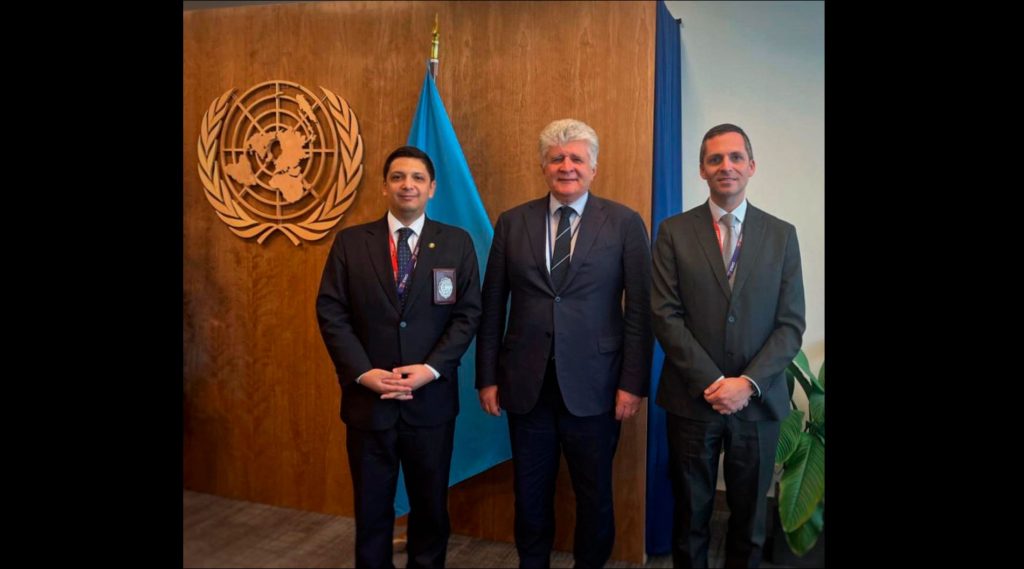 AGREGADOS DE DEFENSA ANTE LA ONU SE REÚNEN CON JEFE DE LA MISIÓN DE VERIFICACIÓN DE LAS NACIONES UNIDAS EN COLOMBIA