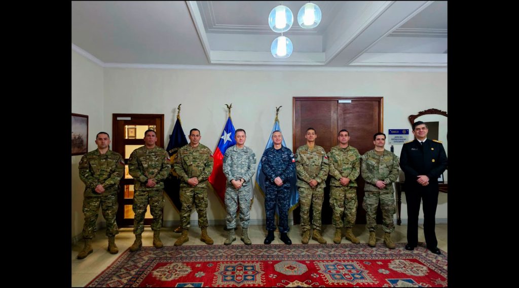 CONTINGENTE CHILENO DESPLEGADO A OPERACIÓN EUFOR ALTHEA REALIZA SALUDO PROTOCOLAR A JEFE DEL EMCO